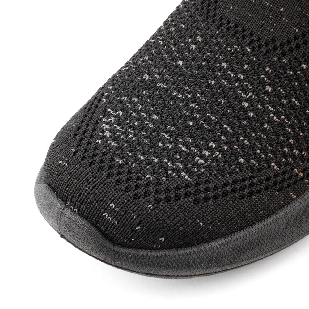 LARRIE Ladies Black Spongy Comfort Sneakers
