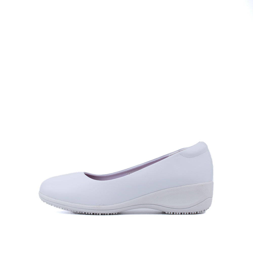LARRIE Ladies White Casual Comfort Slip-On Loafers