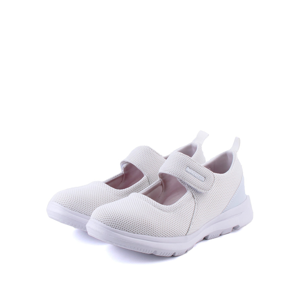 LARRIE Ladies White Casual Sporty Slip-On Flats